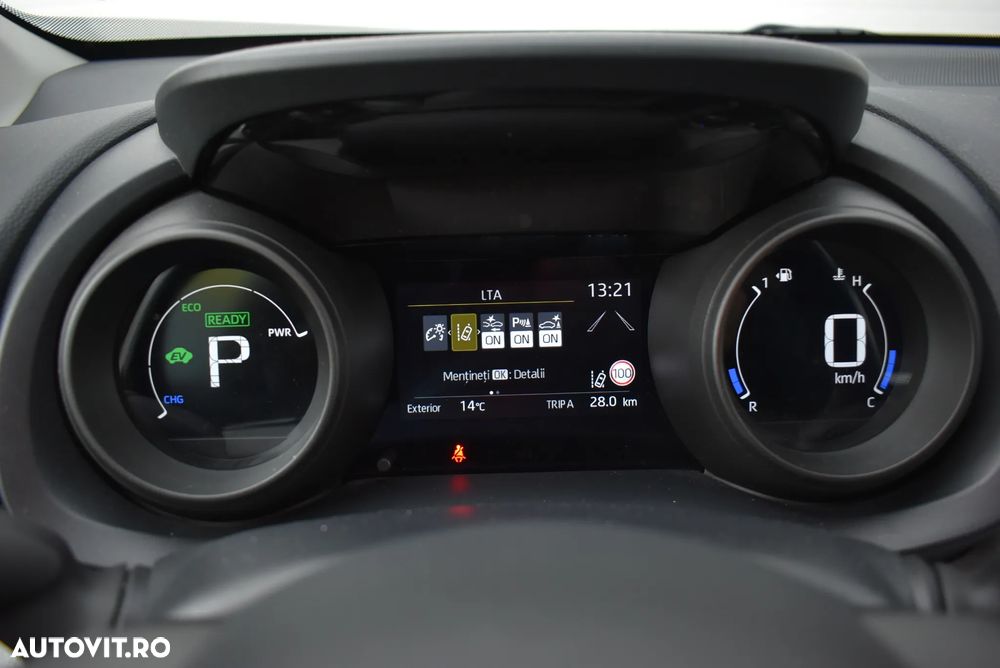 Toyota Yaris 1.5 VVT-i HSD Exclusive Style - 10