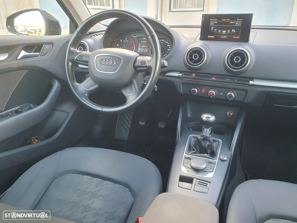 Audi A3 Sportback 1.6 TDI Attraction Ultra - 31