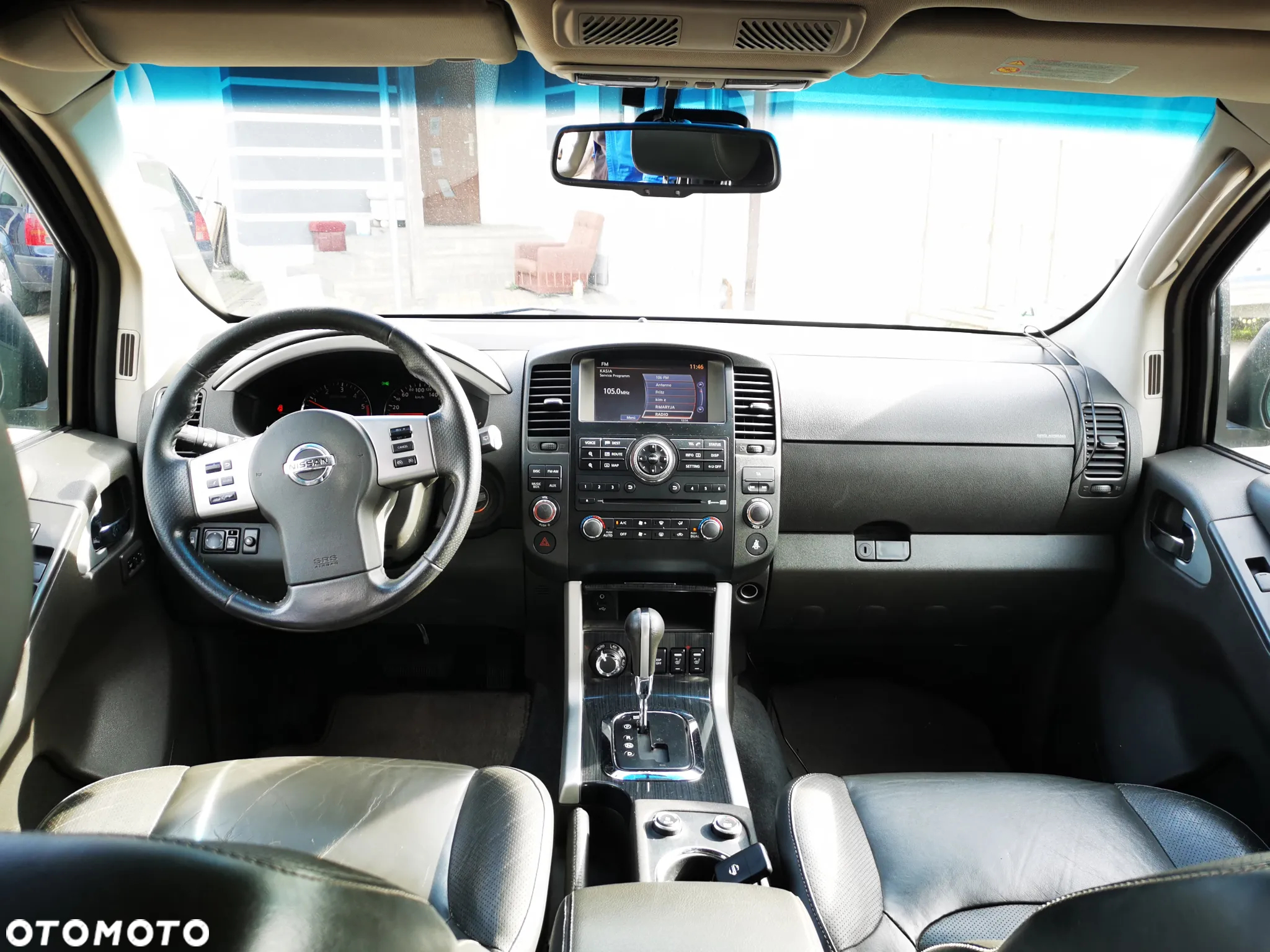 Nissan Pathfinder 3.0 D V6 LE EU5 - 11