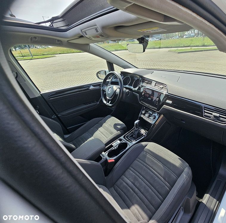 Volkswagen Touran 1.5 TSI EVO Special Edition DSG - 10