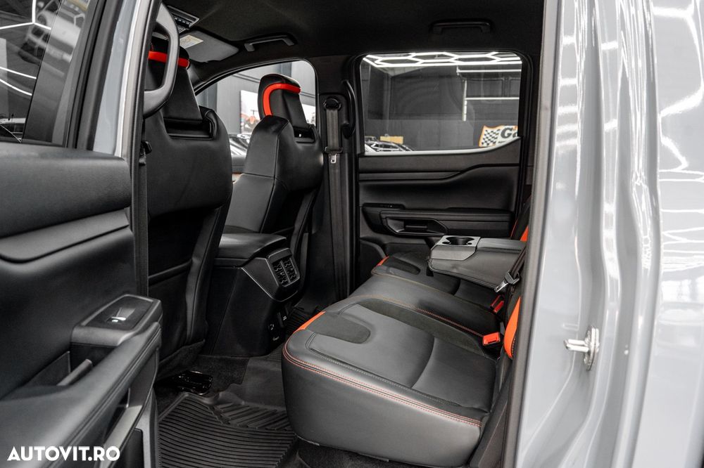 Ford Raptor - 19
