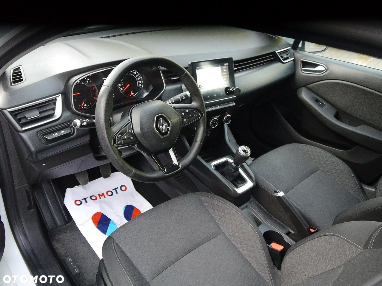 Renault Clio BLUE dCi 85 EXPERIENCE - 22