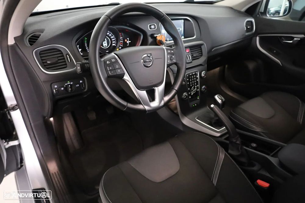 Volvo V40 2.0 D2 Momentum - 21