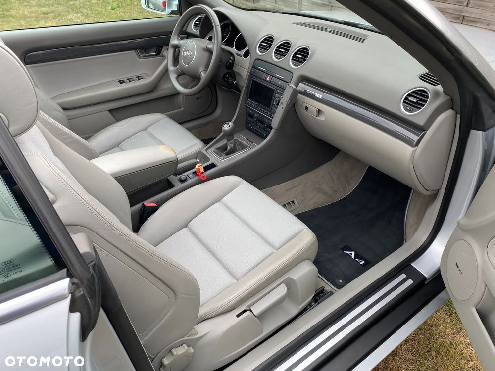 Audi A4 Cabrio 1.8 T quattro - 23