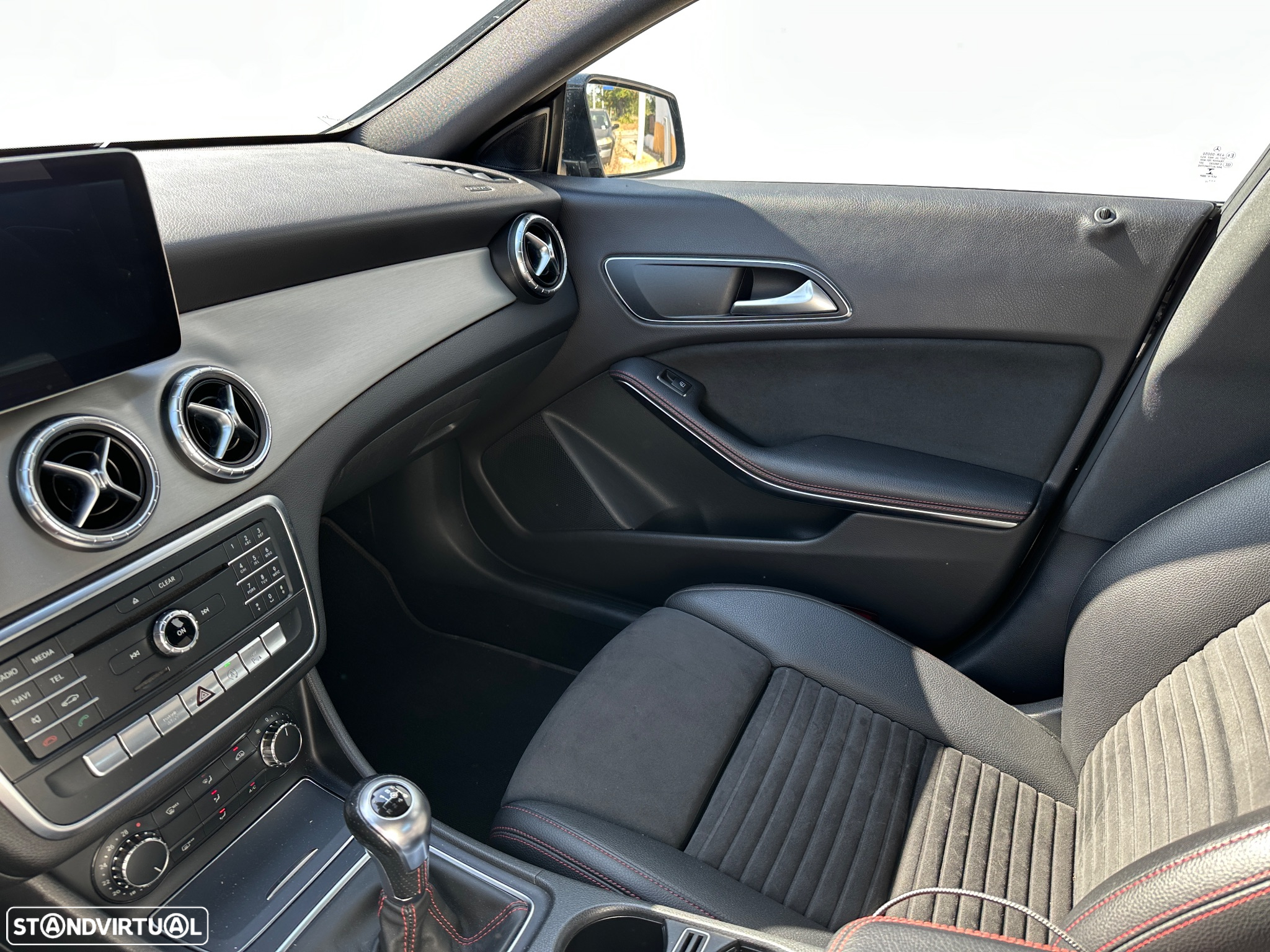 Mercedes-Benz CLA 200 d AMG Line - 12