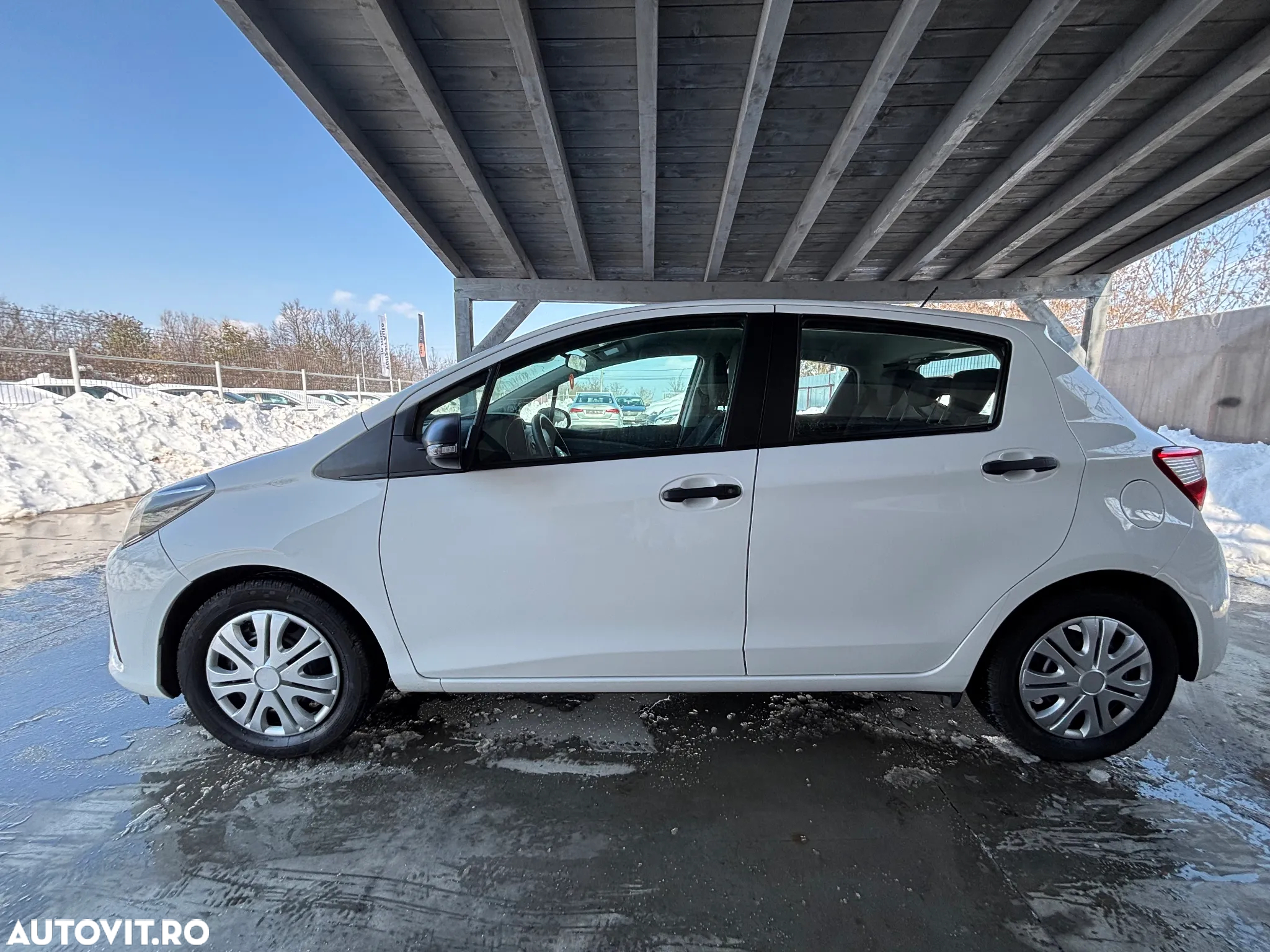 Toyota Yaris 1.0 L VVT-i Terra - 10