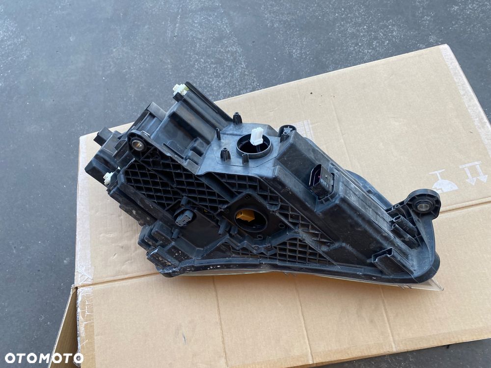 Skoda Superb Super-b Super B III 3 lift fl  lampa przednia lewa lewy przód REFLEKTOR LEWY przedni PRZÓD bixenon biksenon bi xenon bi xenonowe  EUROPA 3V1941015A 3V1.941.015A  soczewka - 17