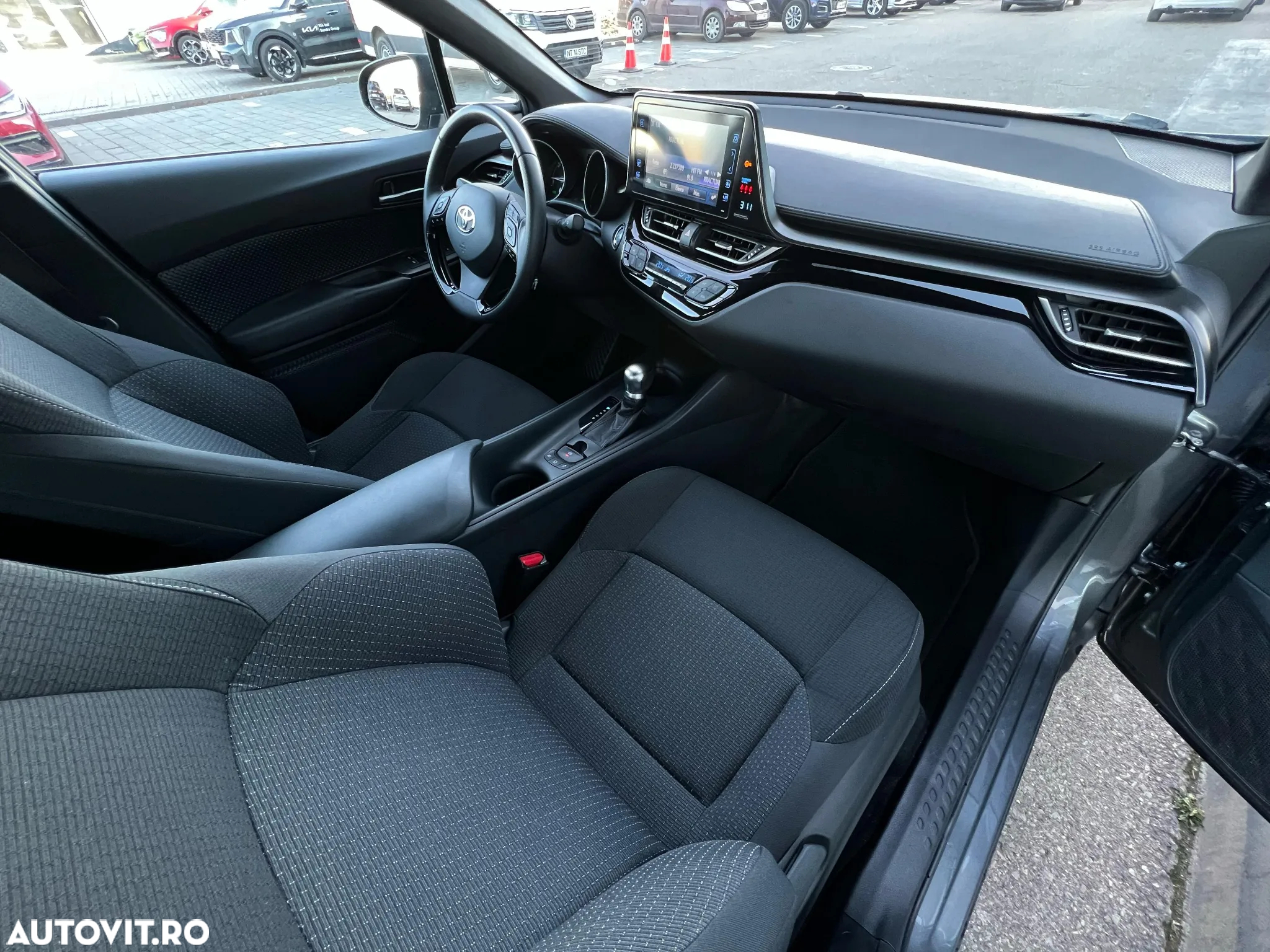 Toyota C-HR 1.8 HSD 122 CP 4x2 CVT Cult - 12