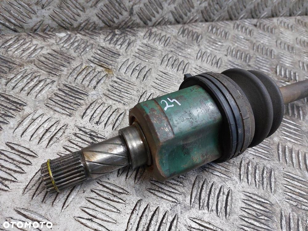 PÓŁOŚ LEWY PRZÓD MAZDA 323F BJ 1.5 16V - 5