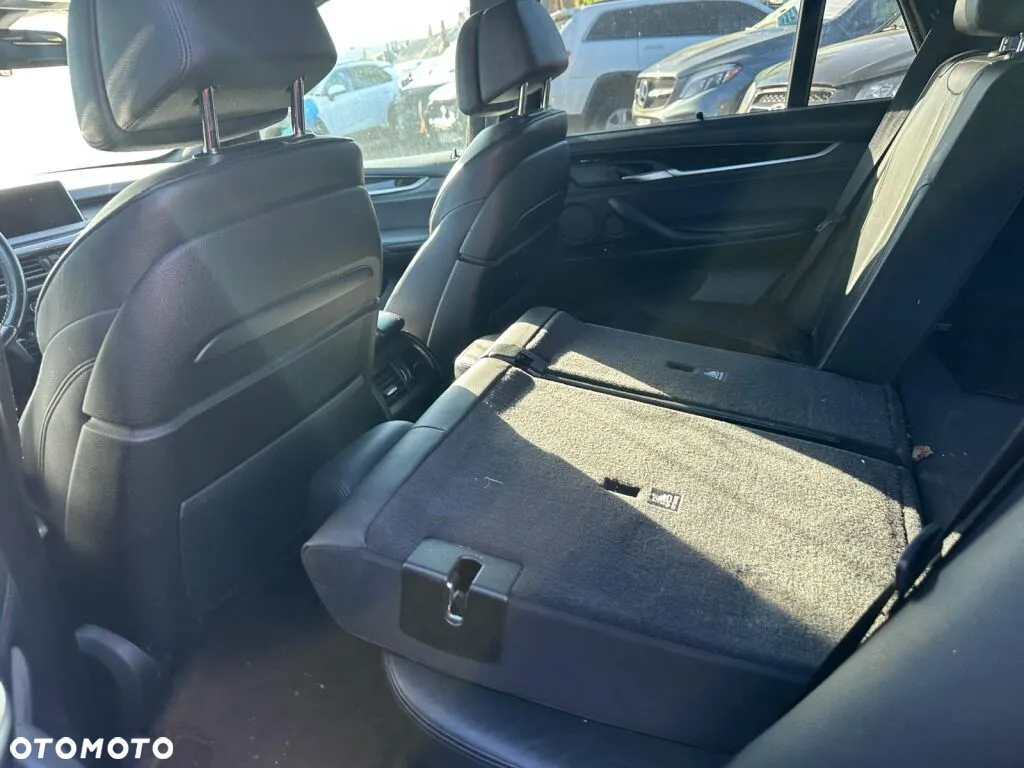 BMW X5 xDrive50i - 7