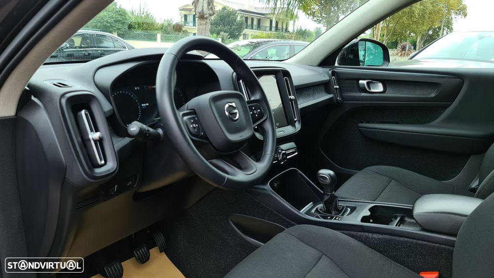 Volvo XC 40 1.5 T2 Momentum Plus - 29