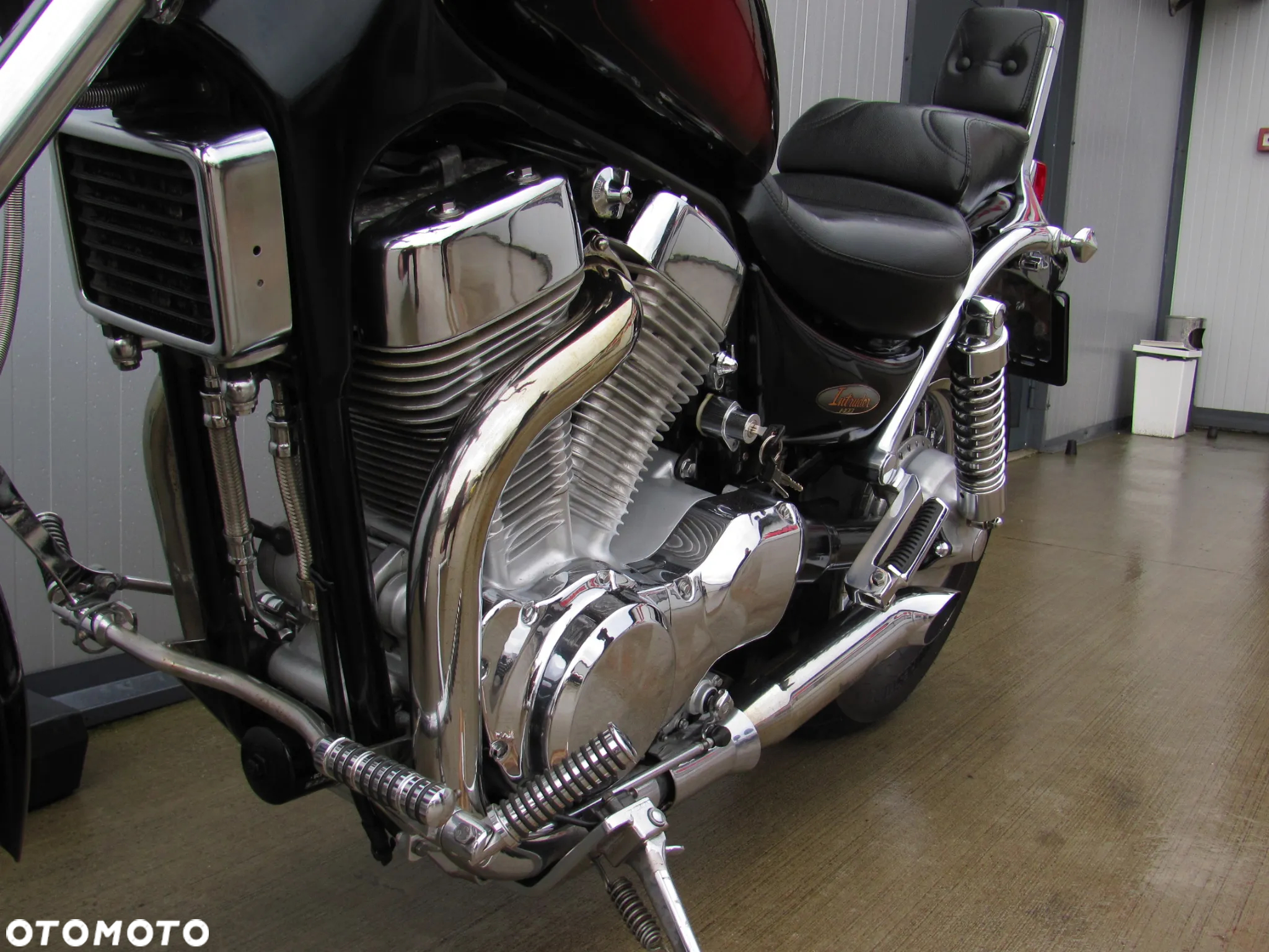 Suzuki Intruder - 24