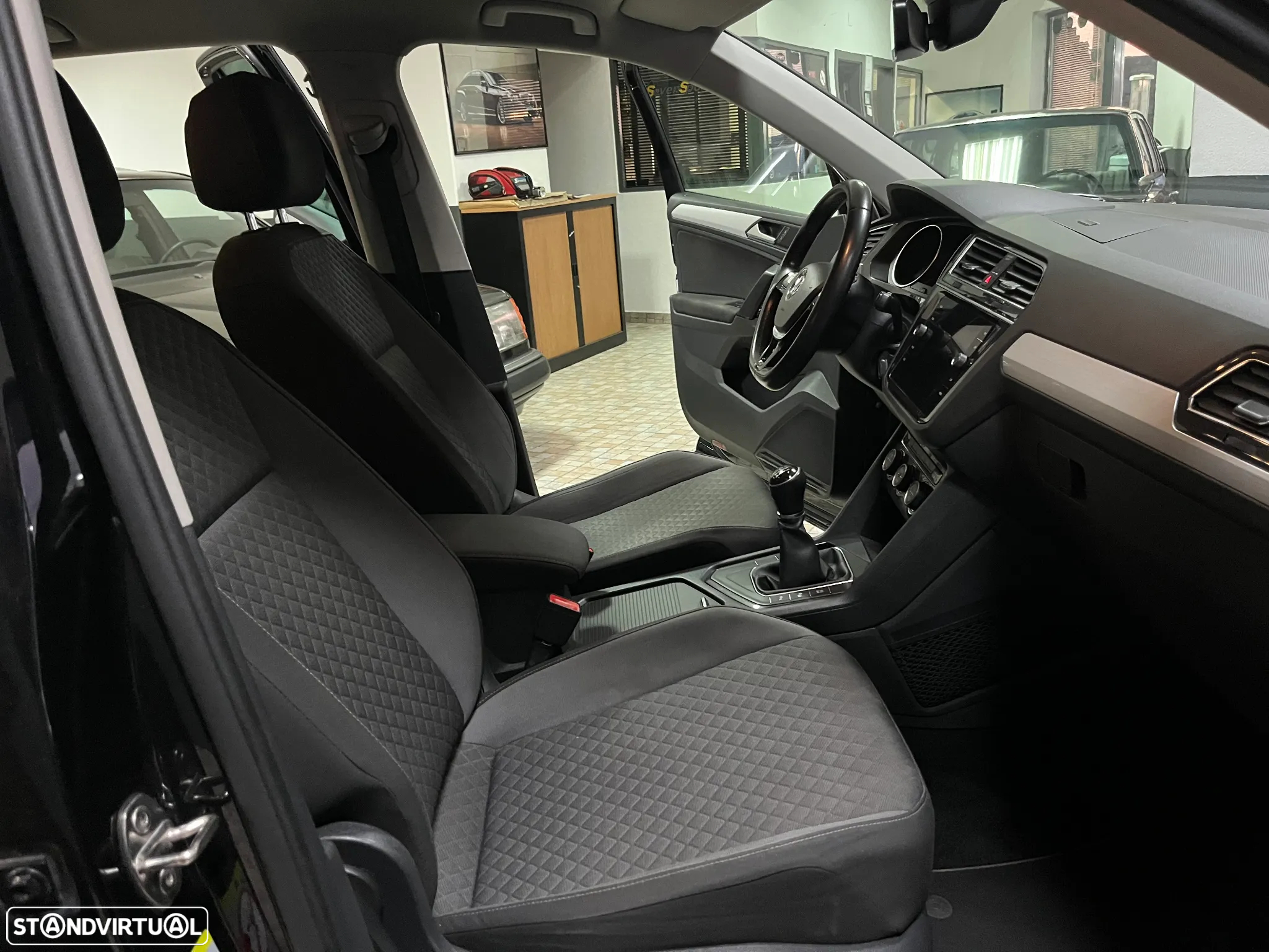 VW Tiguan 1.6 TDI Confortline - 19