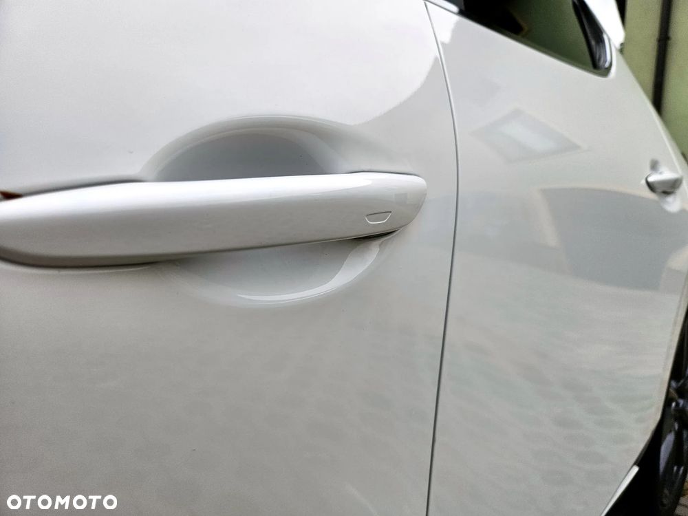 Mazda 3 e-SKYACTIV-G 122 M HYBRID EXCLUSIVE-LINE - 15