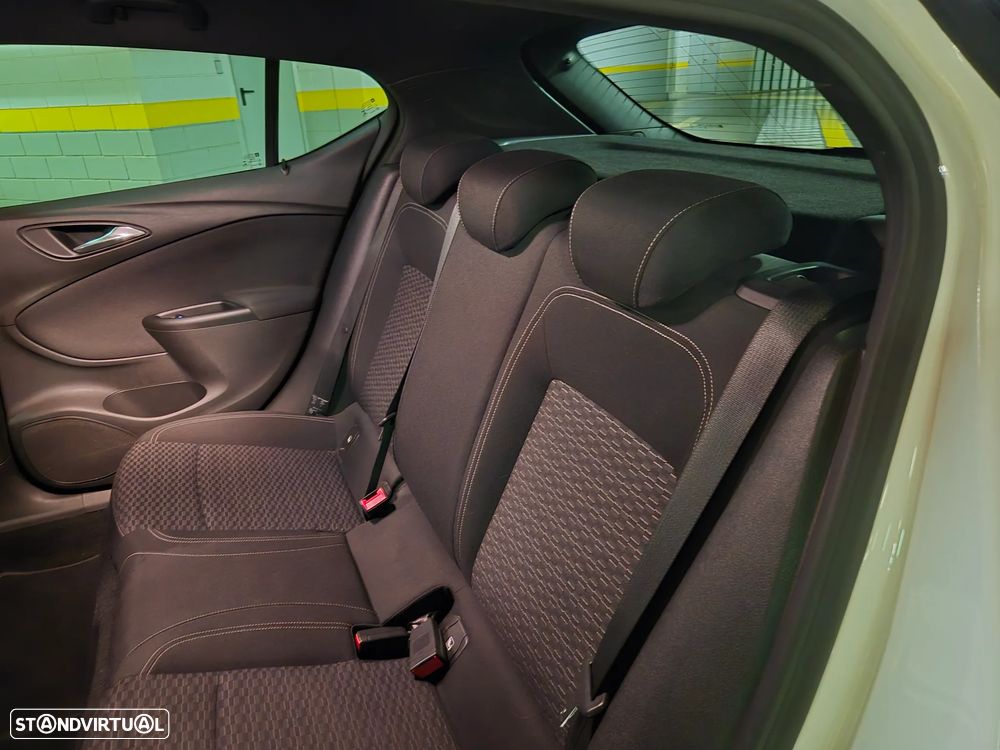 Opel Astra 1.6 CDTI Dynamic Sport S/S - 26