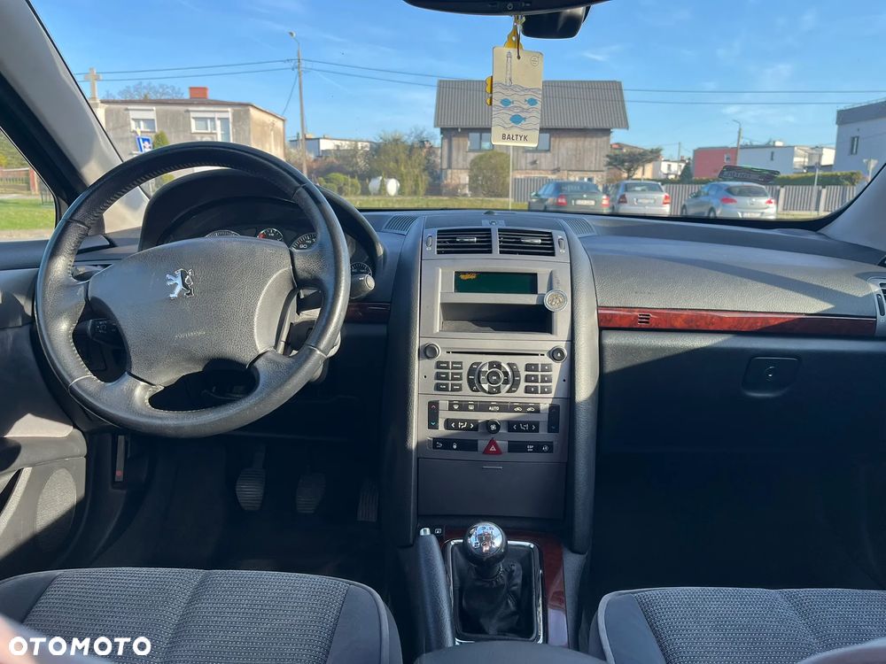Peugeot 407 - 10