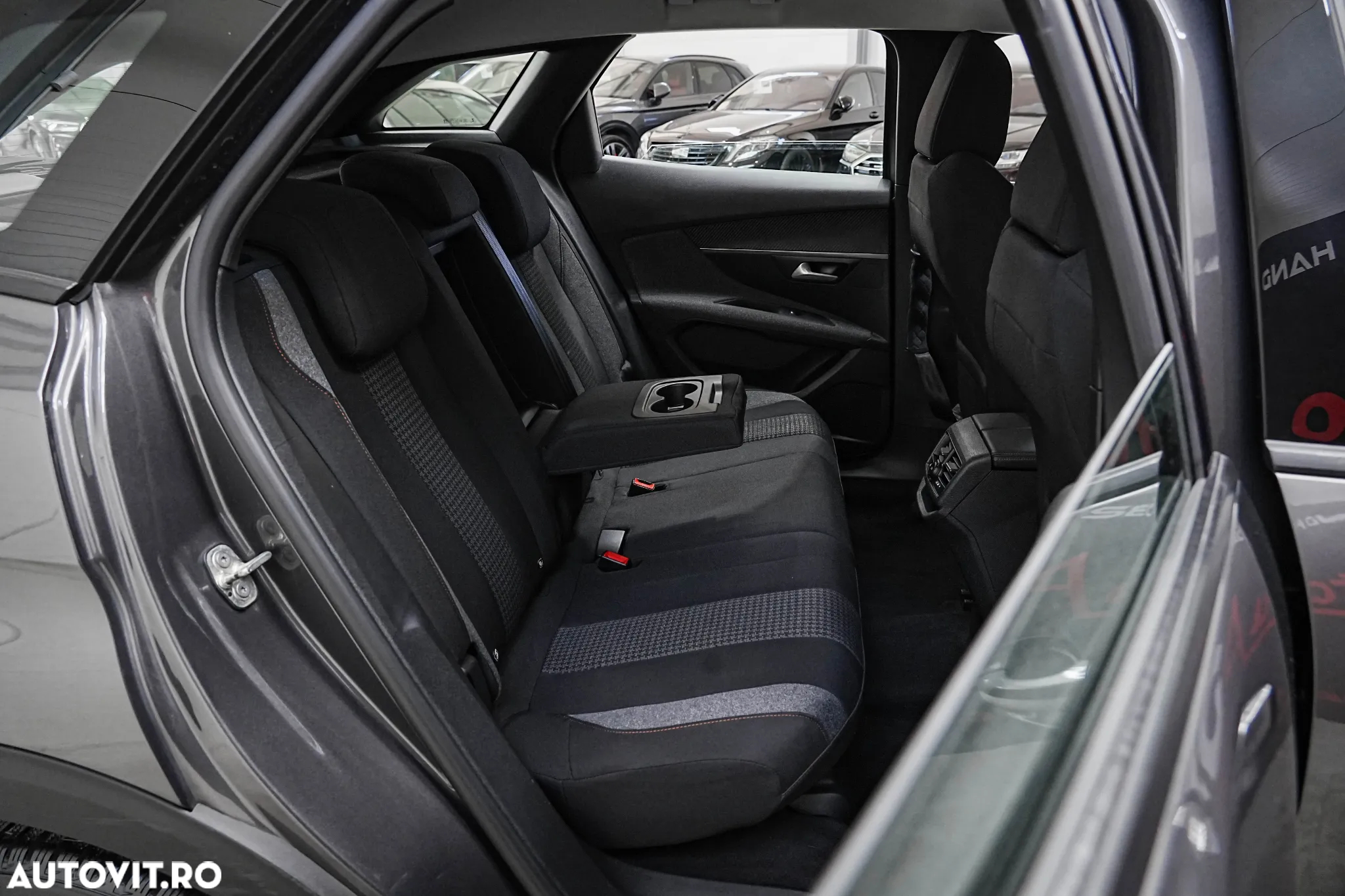 Peugeot 3008 BlueHDi 130 Stop & Start EAT8 Active Business-Paket - 7