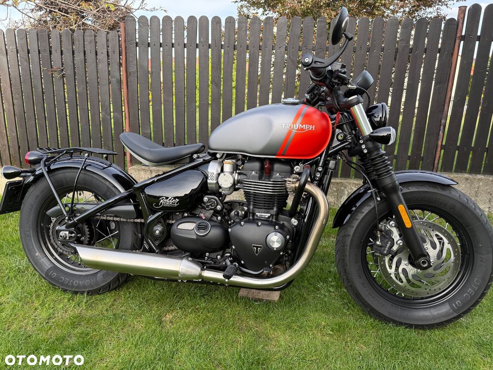 Triumph Bonneville Bobber - 4