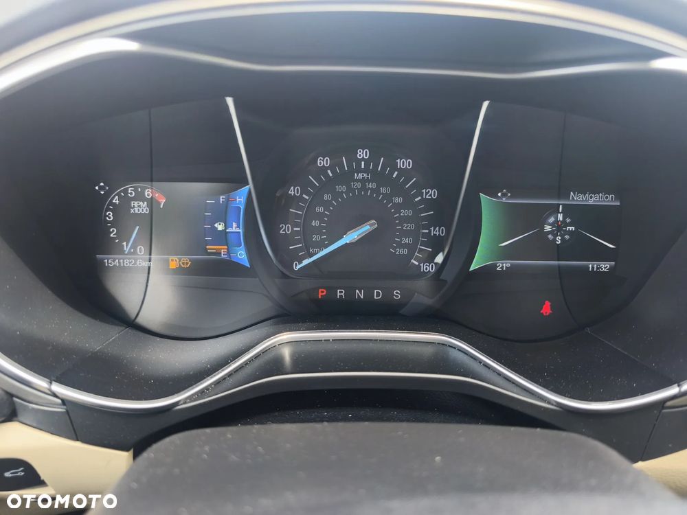 Ford Fusion - 16