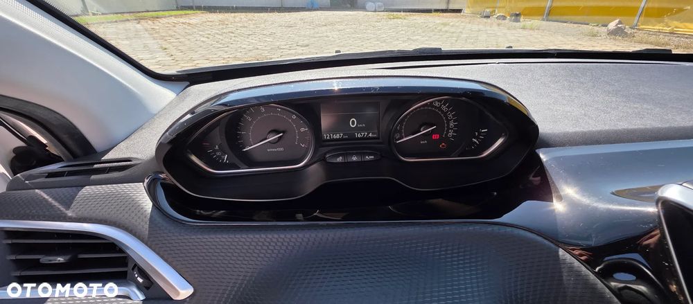 Peugeot 2008 - 9