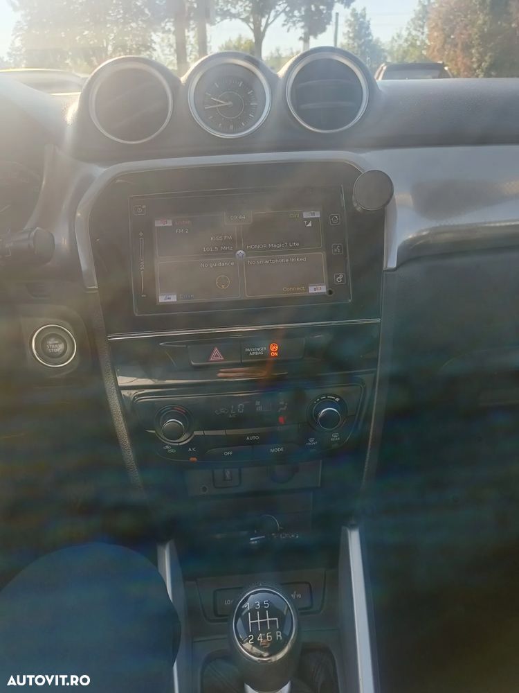 Suzuki Vitara 1.6 DDIS 4X4 Luxus - 8