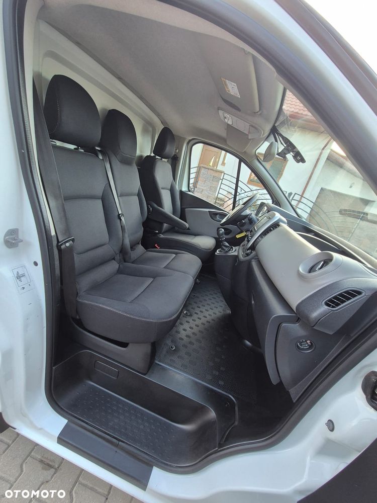 Renault Trafic Long L2 120koni 2017r Navi Klima Super stan - 20