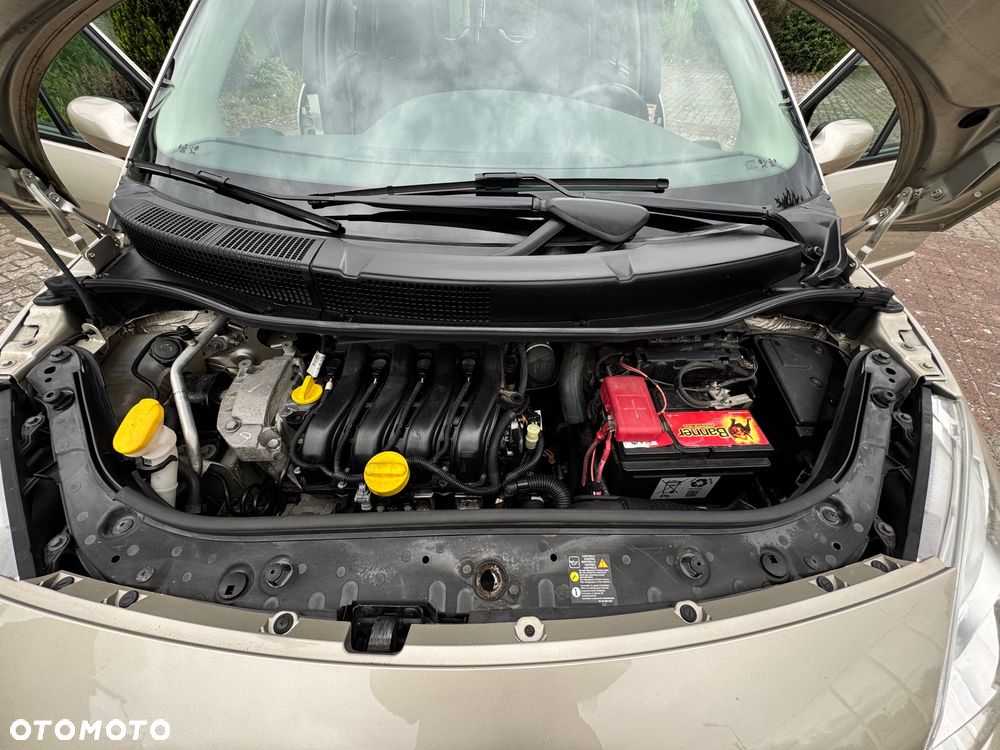 Renault Scenic 1.6 16V Expression - 8