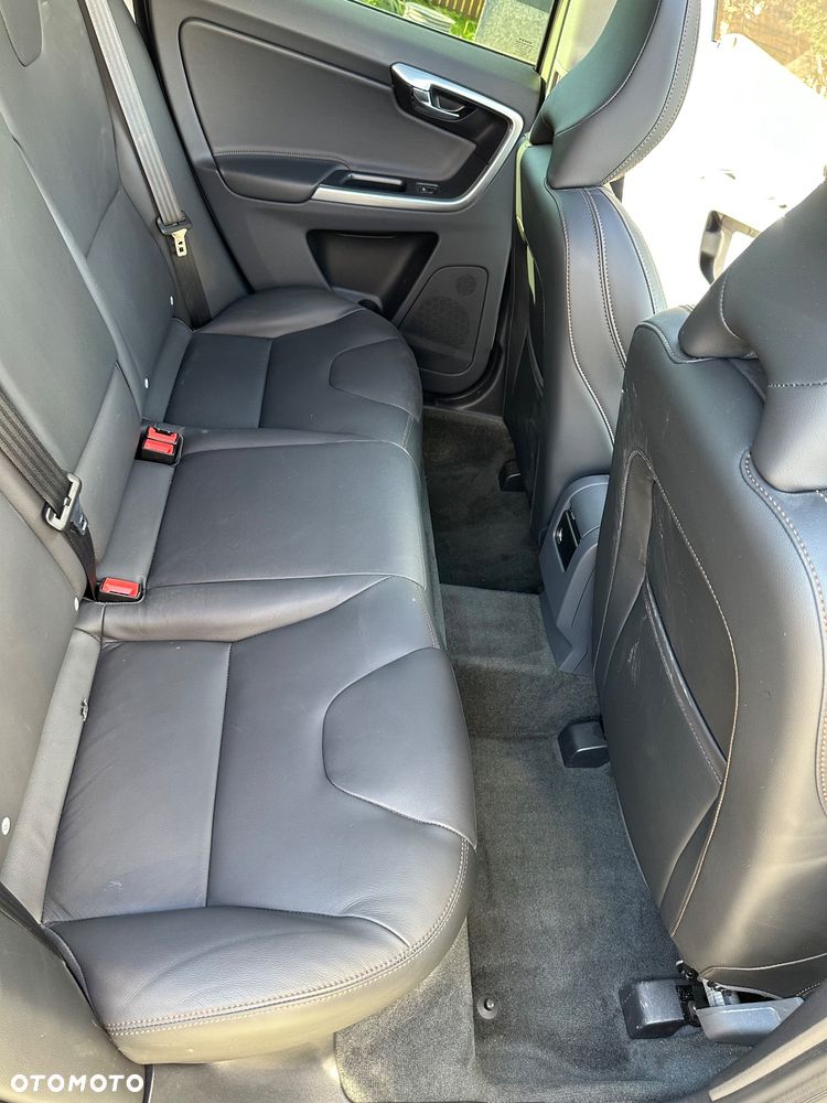 Volvo XC 60 - 4