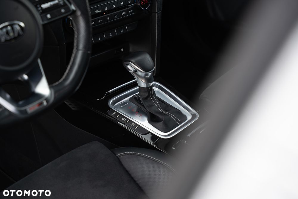 Kia ProCeed 1.4 T-GDI GT Line DCT - 23