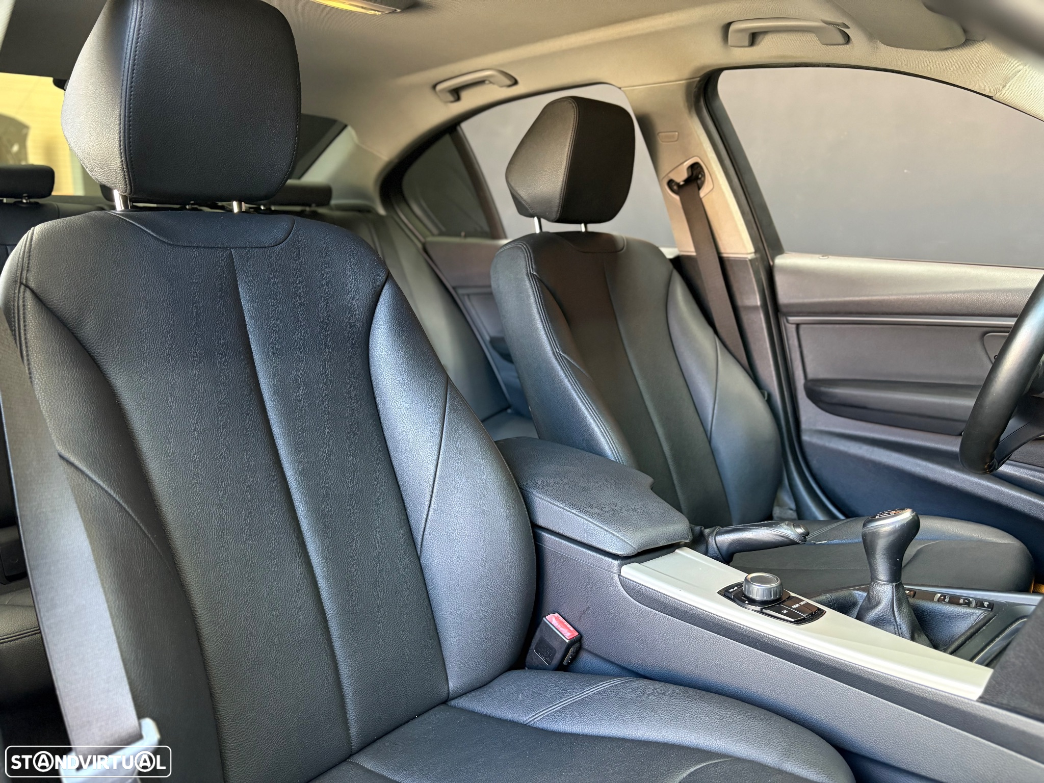 BMW 318 d Line Sport - 35