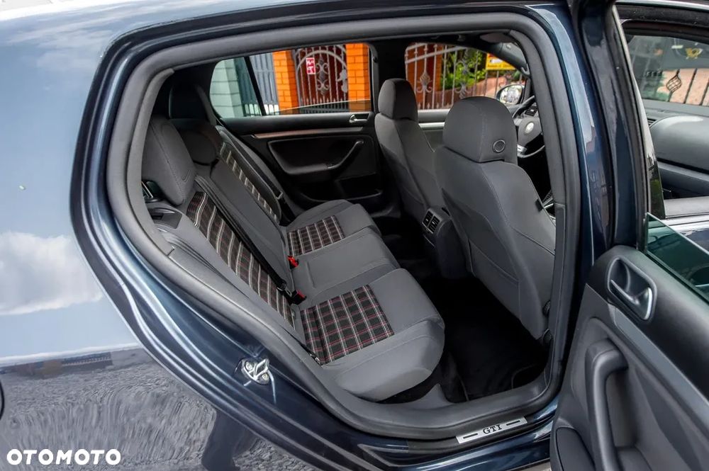 Volkswagen Golf 2.0 GTI - 18