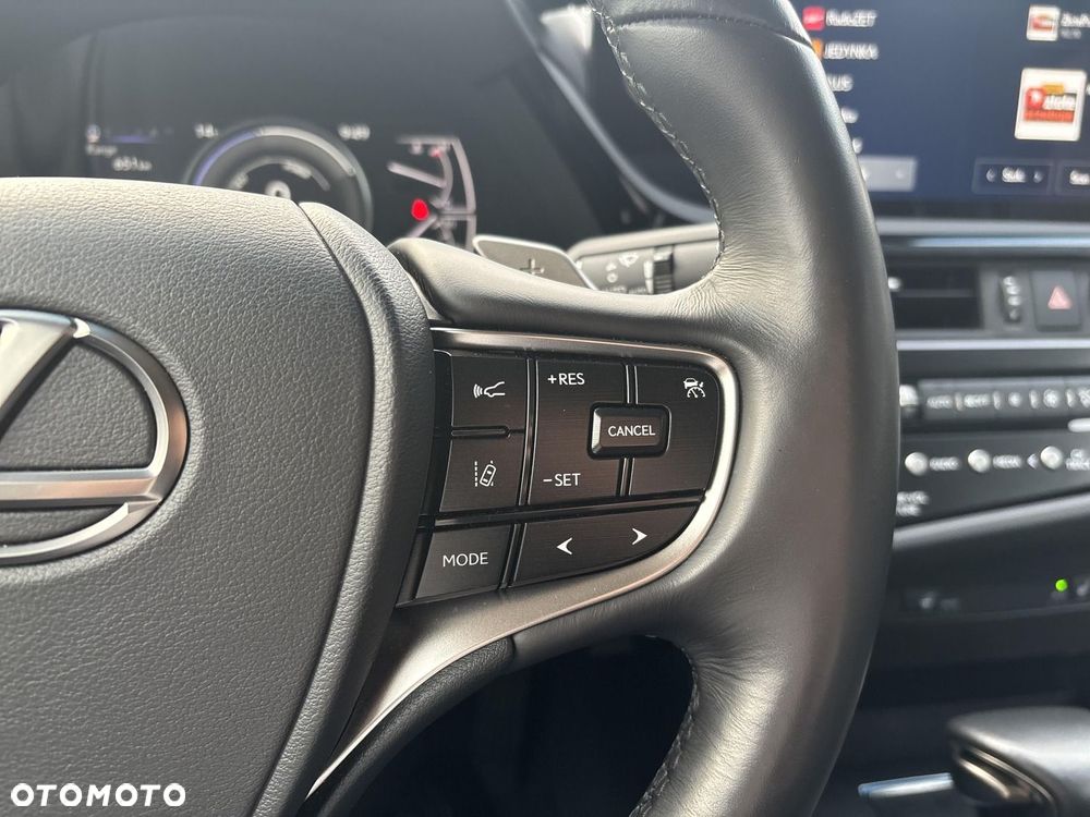 Lexus ES 300h Business Edition - 15