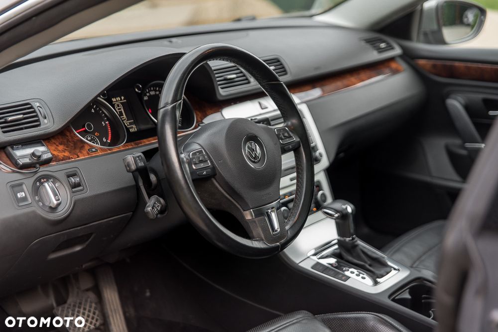 Volkswagen Passat CC - 25