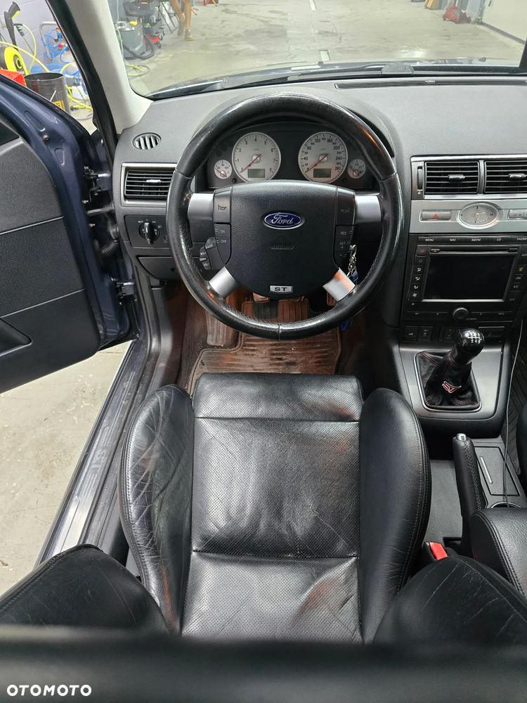 Ford Mondeo - 10