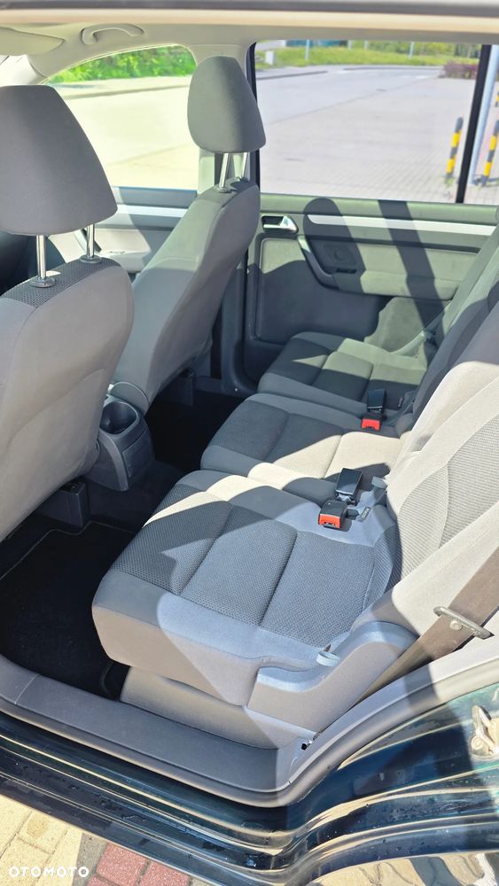 Volkswagen Touran 1.2 TSI STYLE - 17