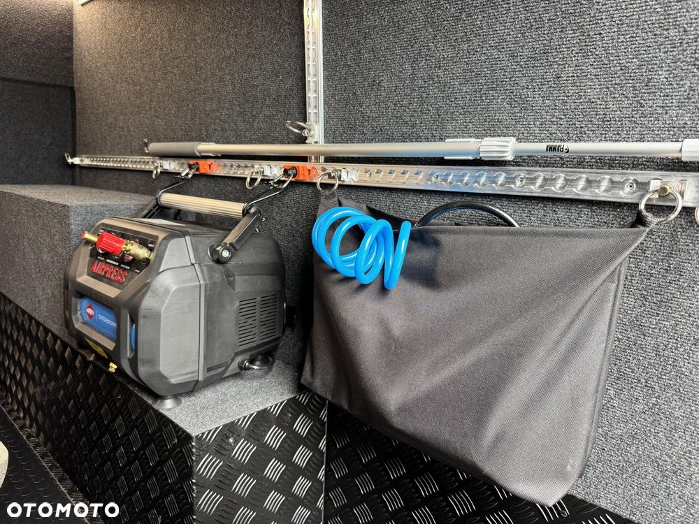 Mercedes-Benz Sprinter - 36