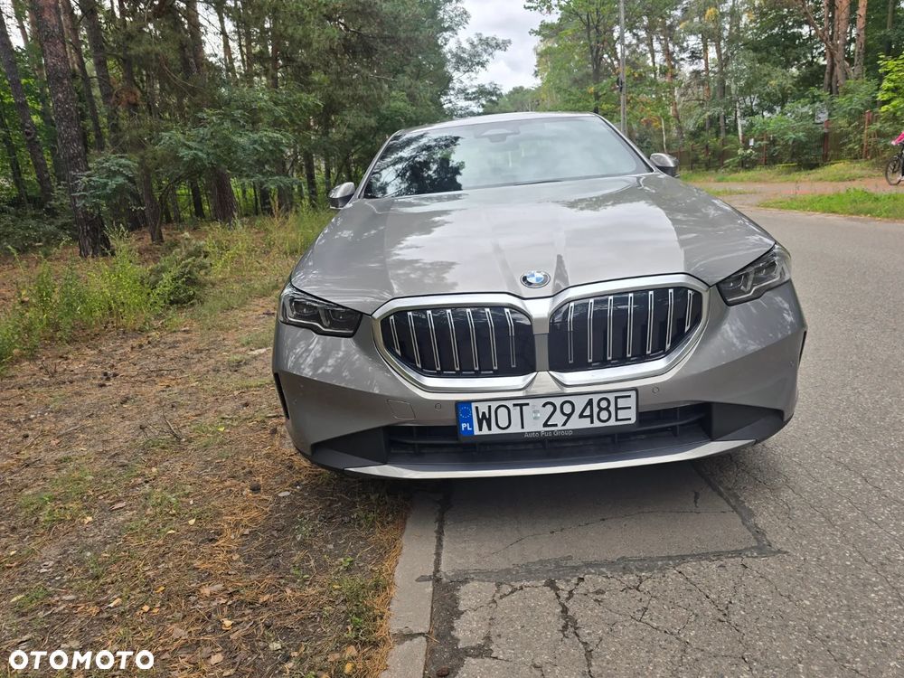 BMW Seria 5 530i xDrive mHEV - 5