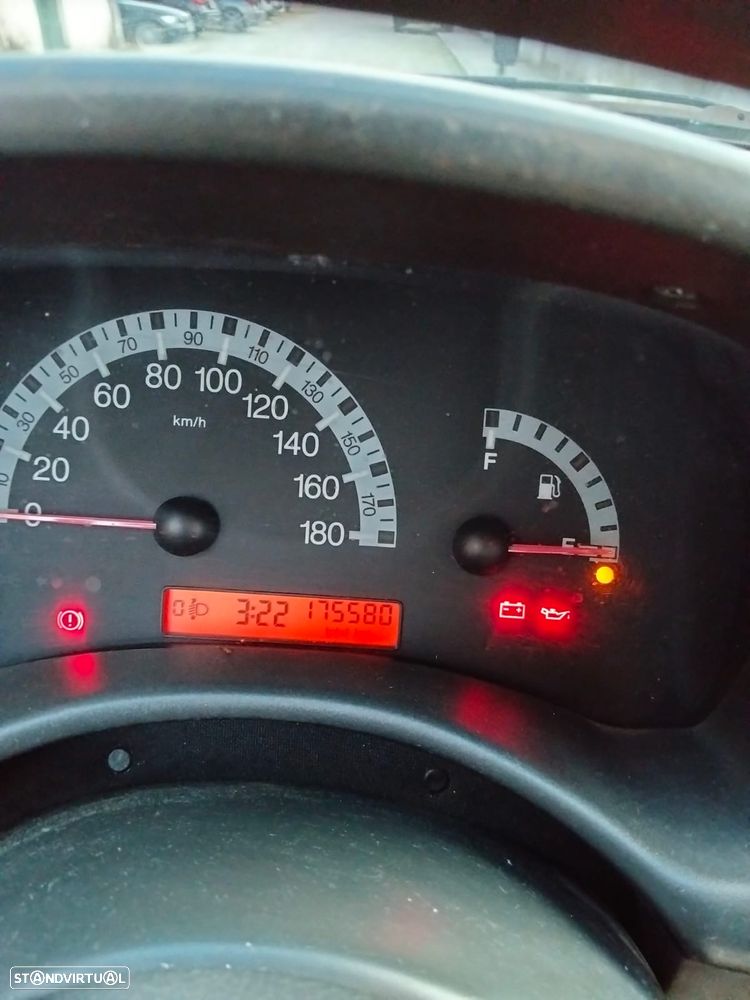 Fiat Punto 1.9 JTD HLX - 4