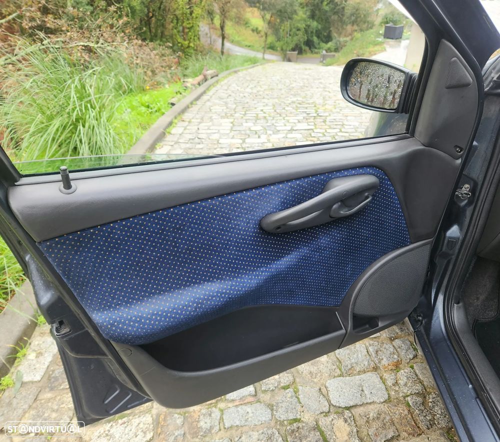 Fiat Punto 1.2 16V HLX - 17