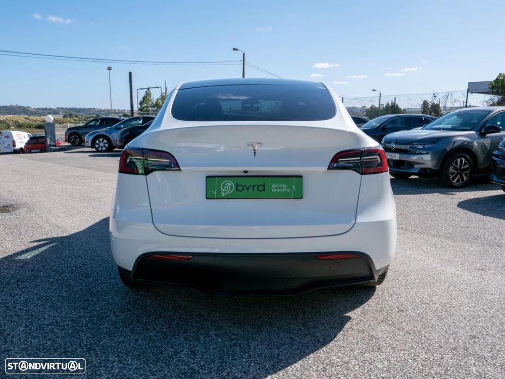 Tesla Model Y Standard - 12