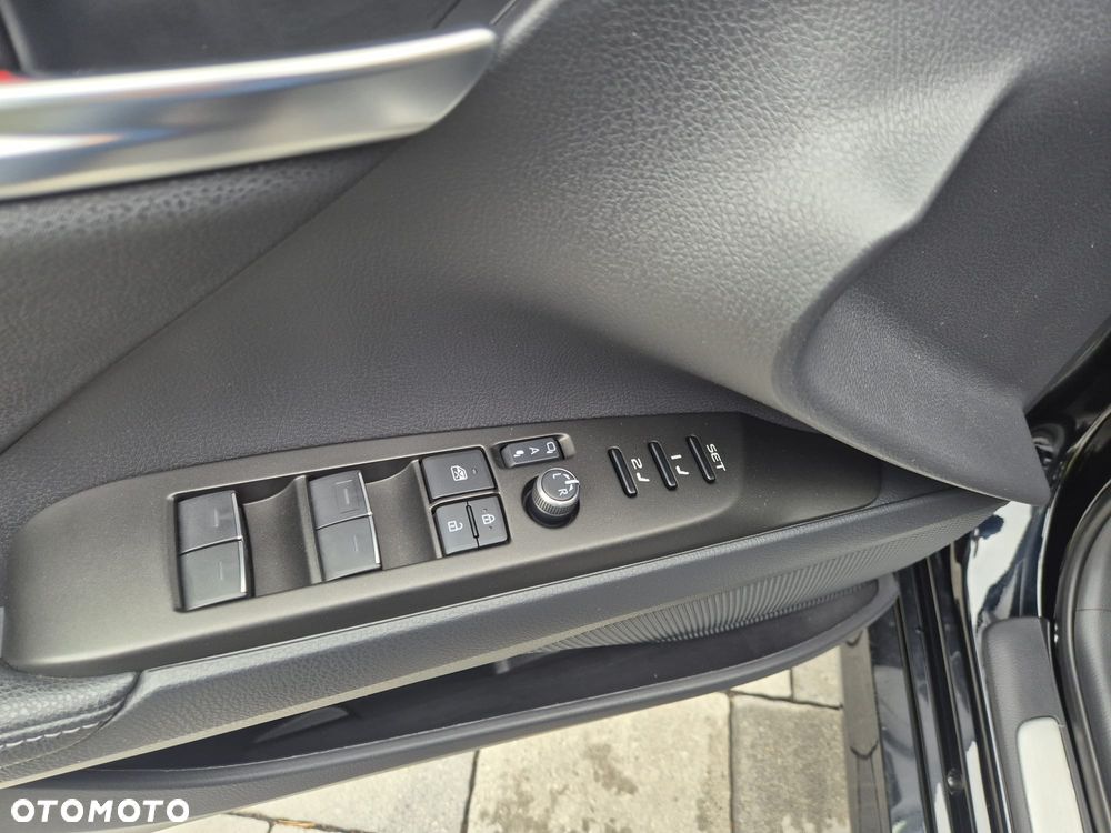 Toyota Camry 2.5 Hybrid Executive CVT - 26