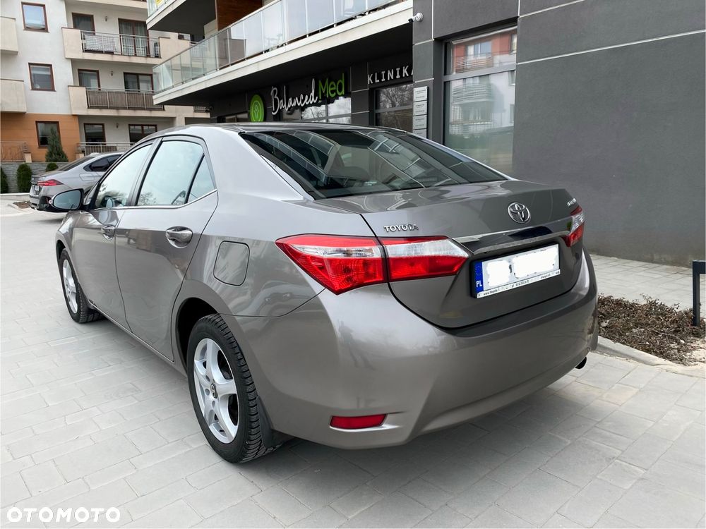 Toyota Corolla 1.6 Premium - 5