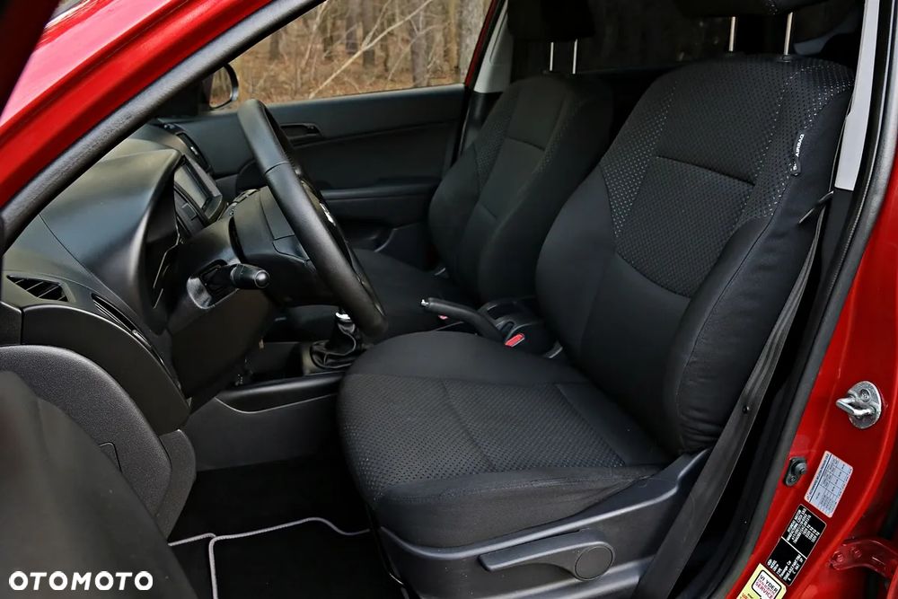 Hyundai i30 blue Kombi 1.6 CRDi Trend - 31