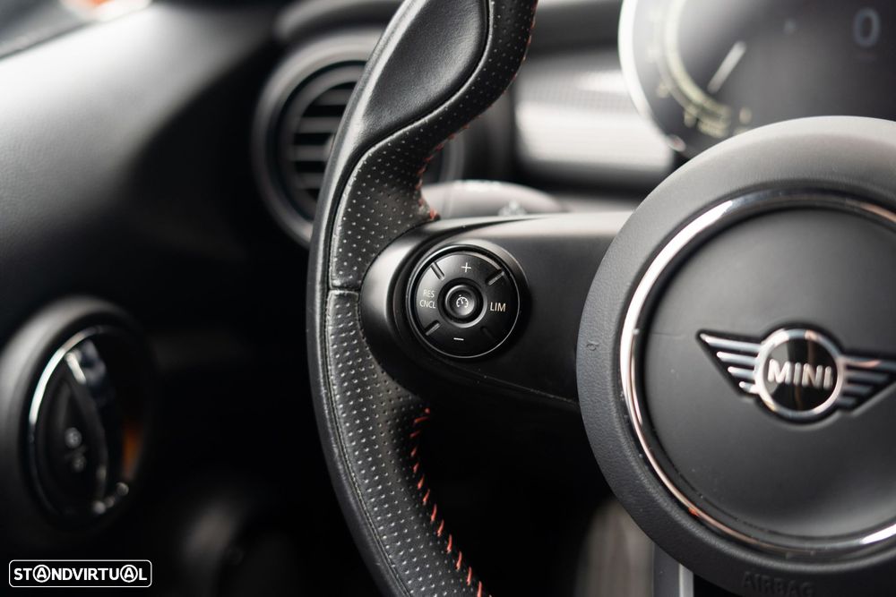 MINI 5 Portas Cooper Premium JCW Auto - 9