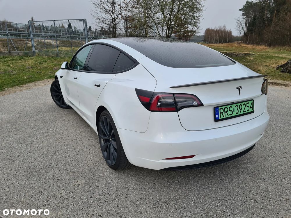 Tesla Model 3 - 5