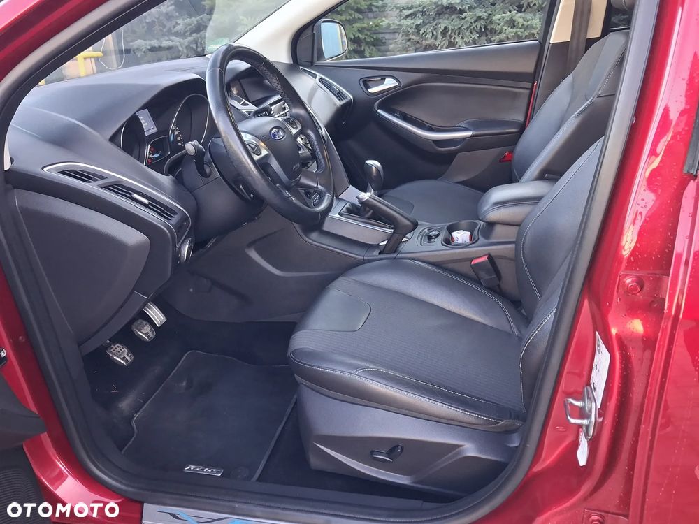 Ford Focus - 38