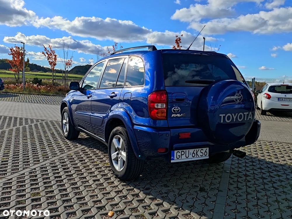 Toyota RAV4 2.0 D-4D 4x4 - 5