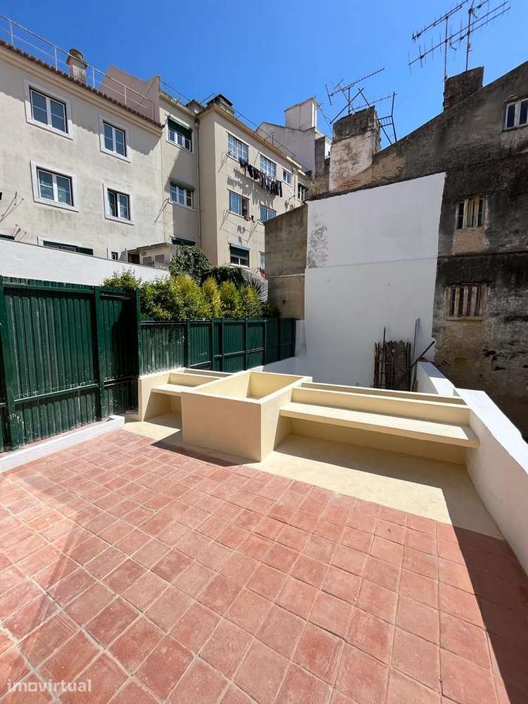 T1 com Terraço no Coração do Príncipe Real – junto à Praça das Flores. - Grande imagem: 2/11