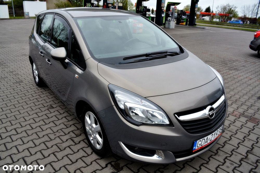 Opel Meriva 1.4 T Essentia S&S - 11