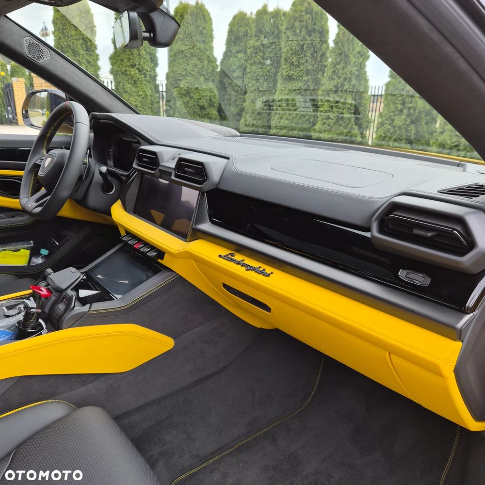 Lamborghini Urus - 3